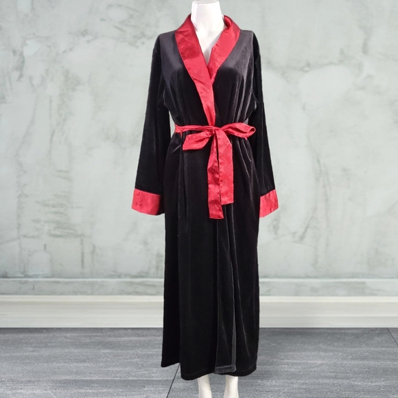 Vintage Jaclyn Smith Black Velvet With Red Trim Gorgeous Intimates Robe Medium Intimates Sleepwear